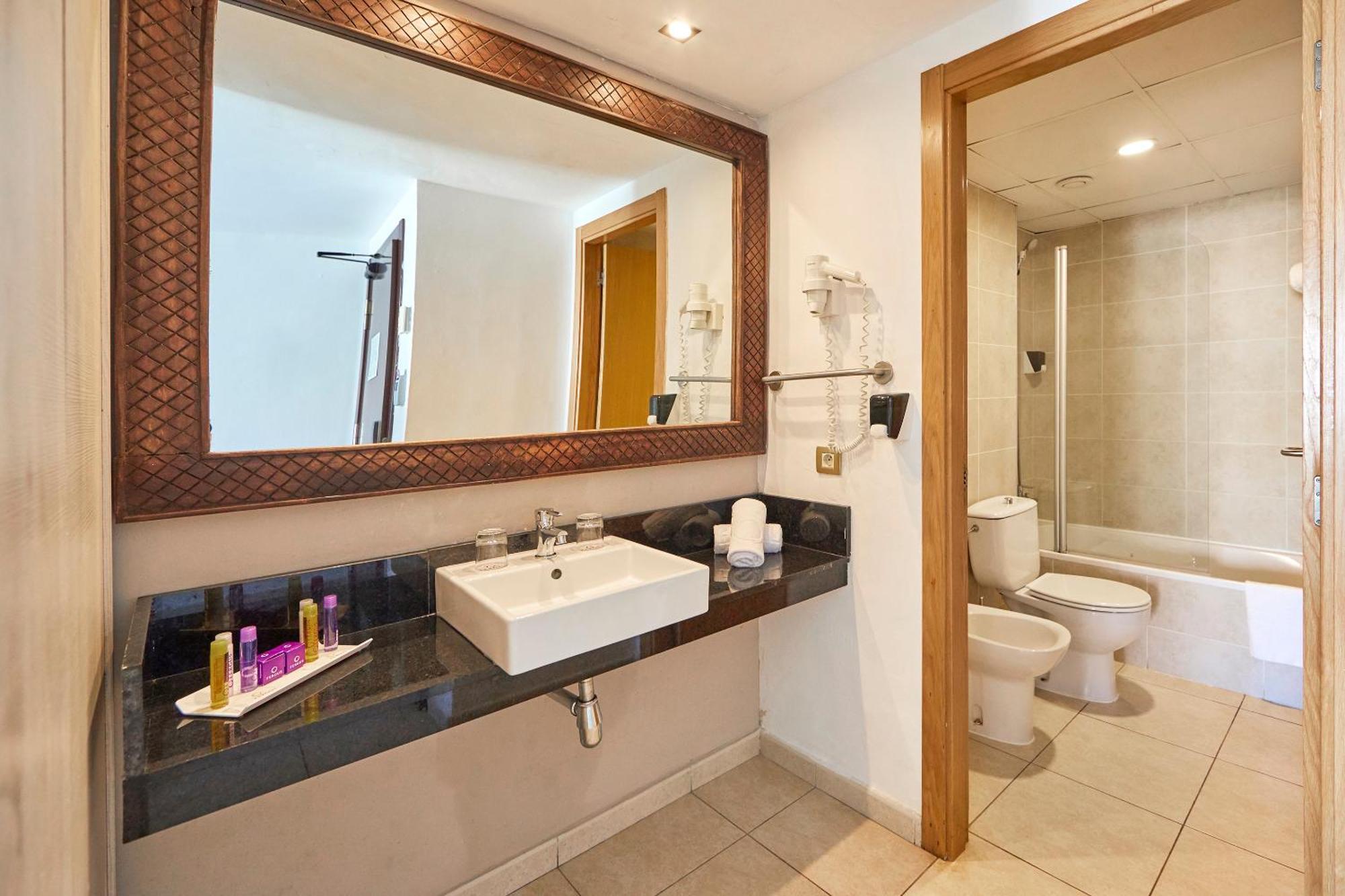Hotel Fergus Style Bahamas (Adults Only) Playa d'en Bossa Esterno foto